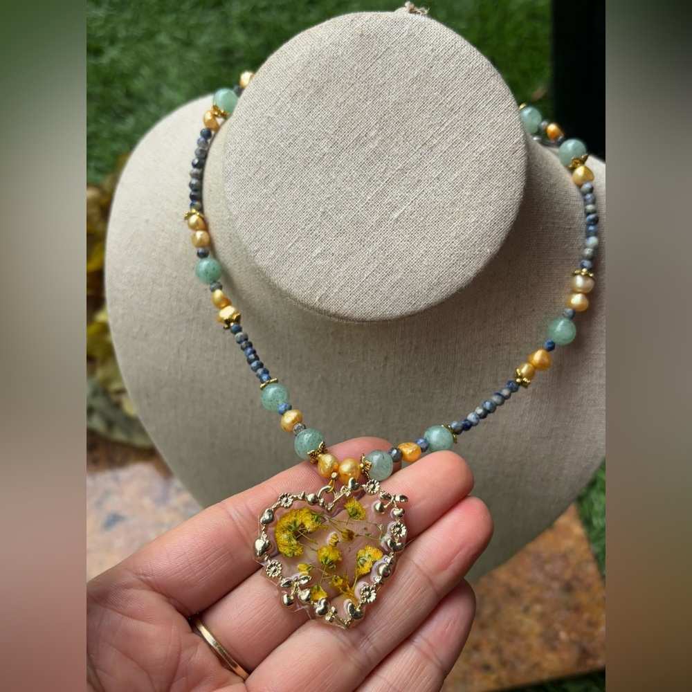 ARTISAN Hand Crafted Green Jade Lapis Lazuli Yellow Genuine Pearl Resin Heart - Picture 5 of 7